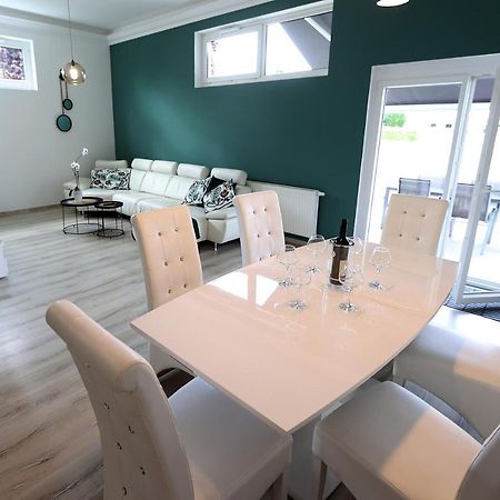 Exklusive Fw Mit 3 Sz Und Grosser Terrasse Gratkorn Exterior foto